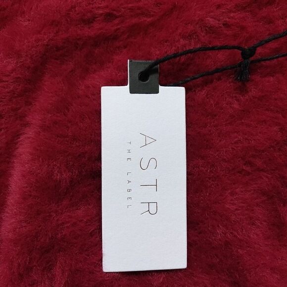 ASTR Fuzzy Crop Sweater - Picture 8 of 10